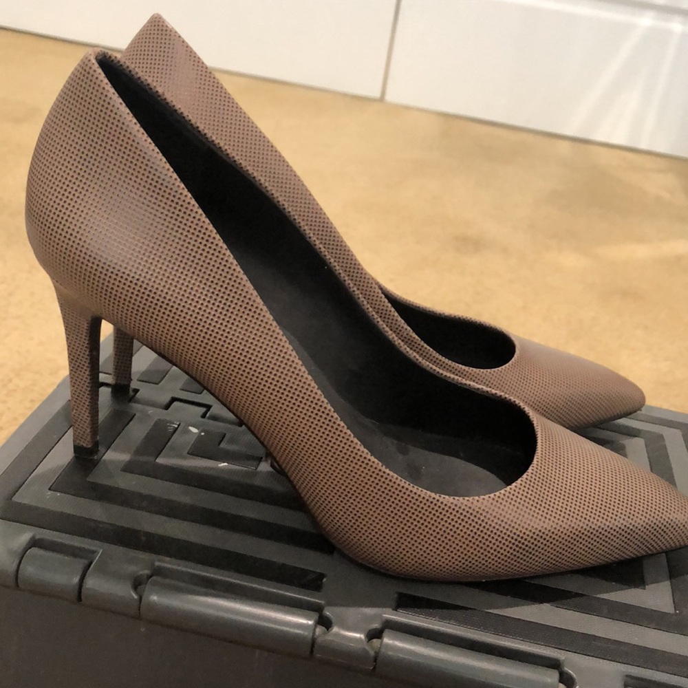 Shoes - Picture 2 of 6